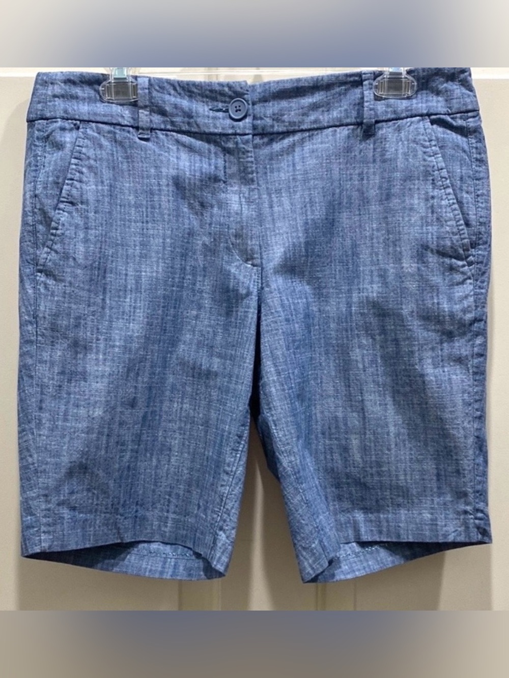 LOFT Outlet Bermuda Blue Chambray SZ 8 Coastal Preppy Effortless Weekend Shorts
